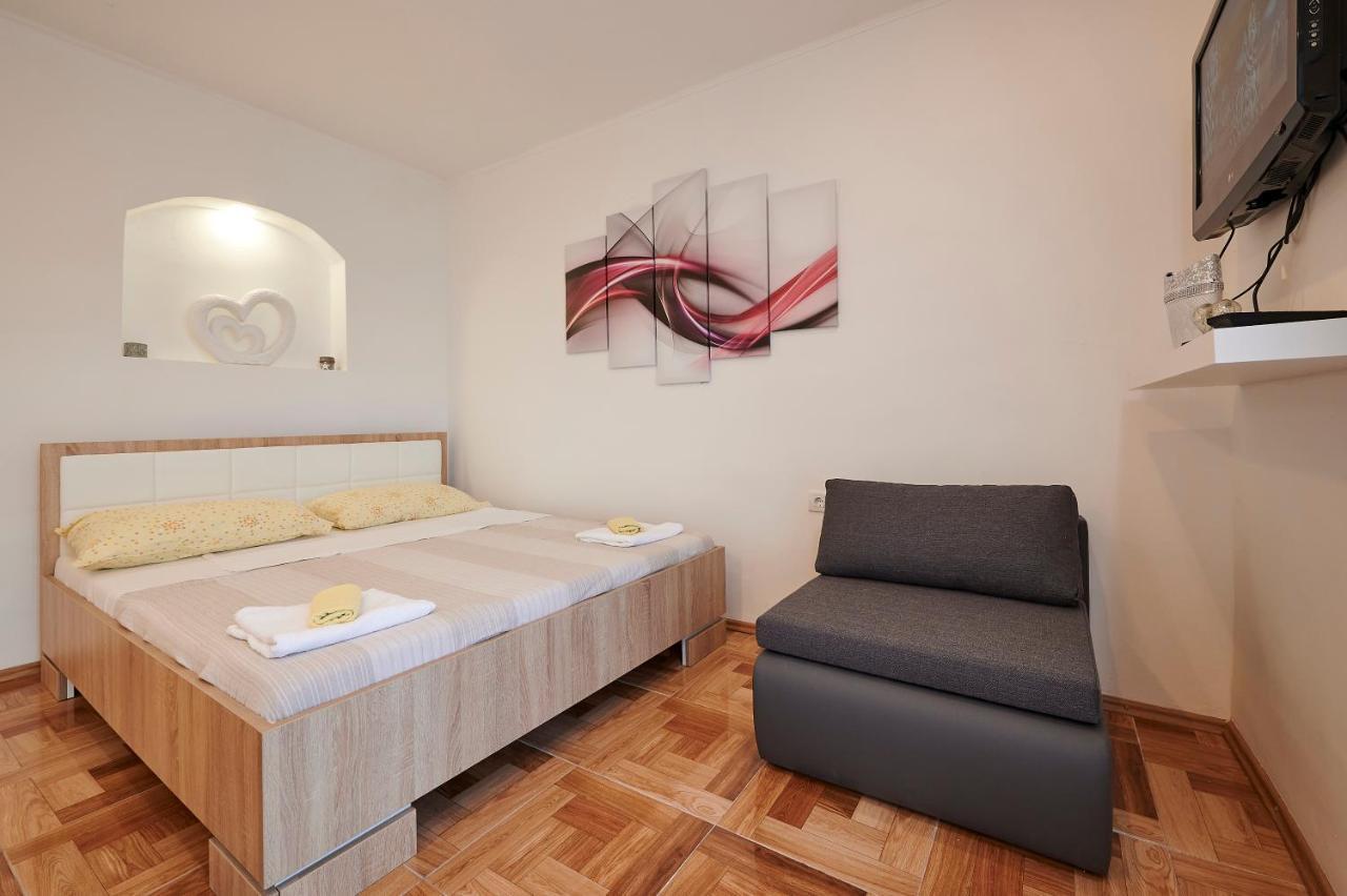 Apartments Lucija トロギール エクステリア 写真