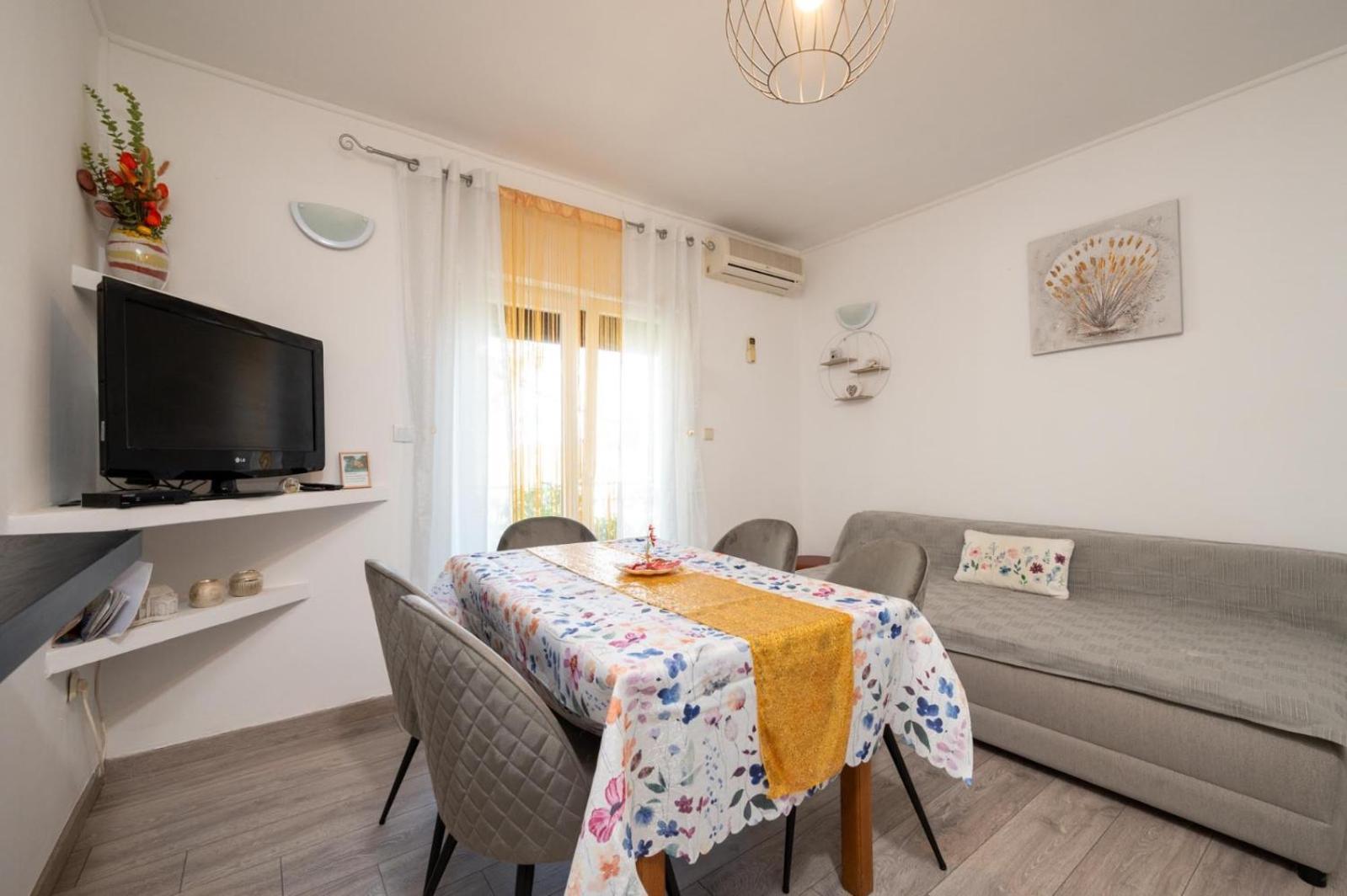 Apartments Lucija トロギール エクステリア 写真