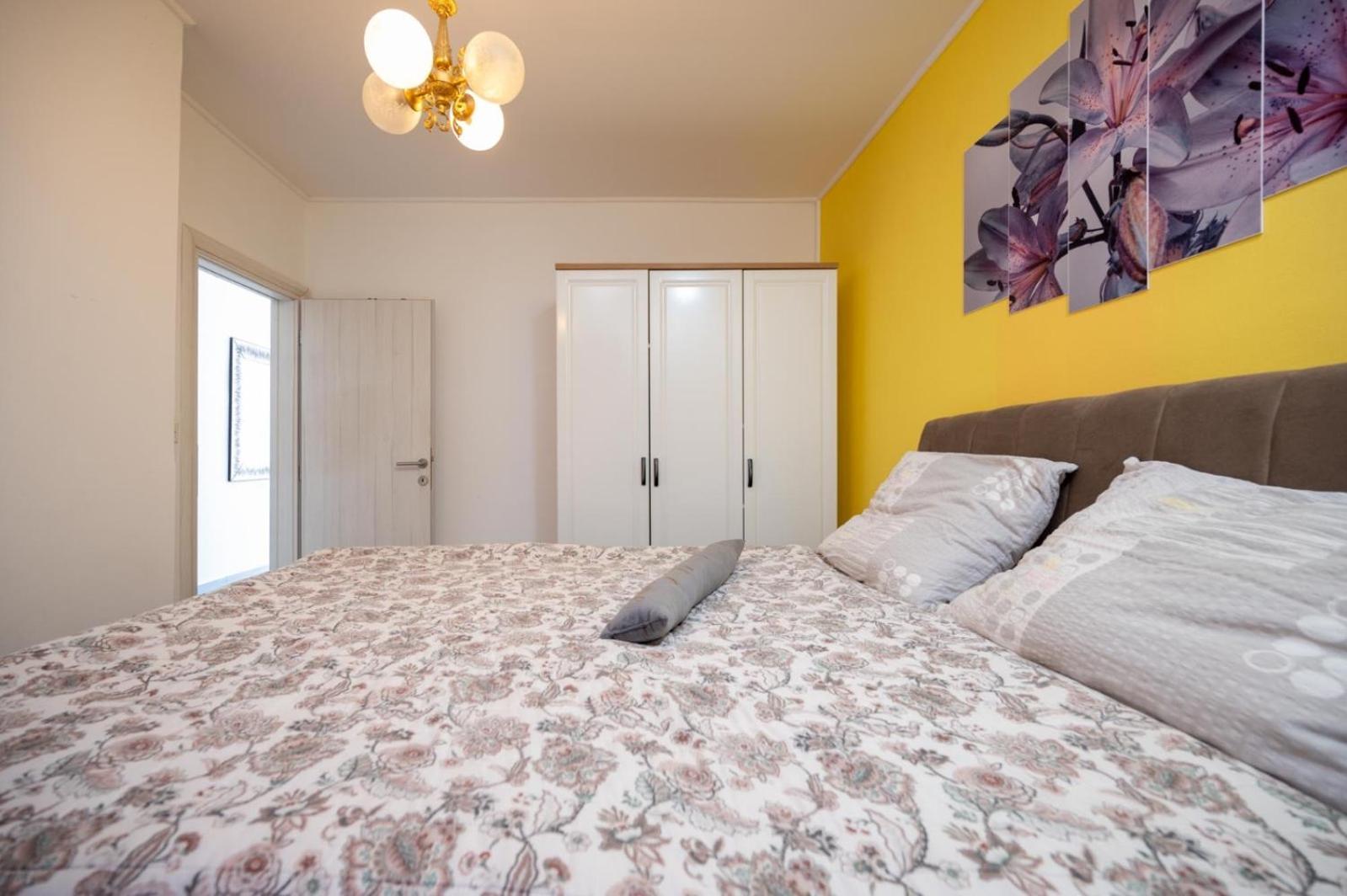 Apartments Lucija トロギール エクステリア 写真