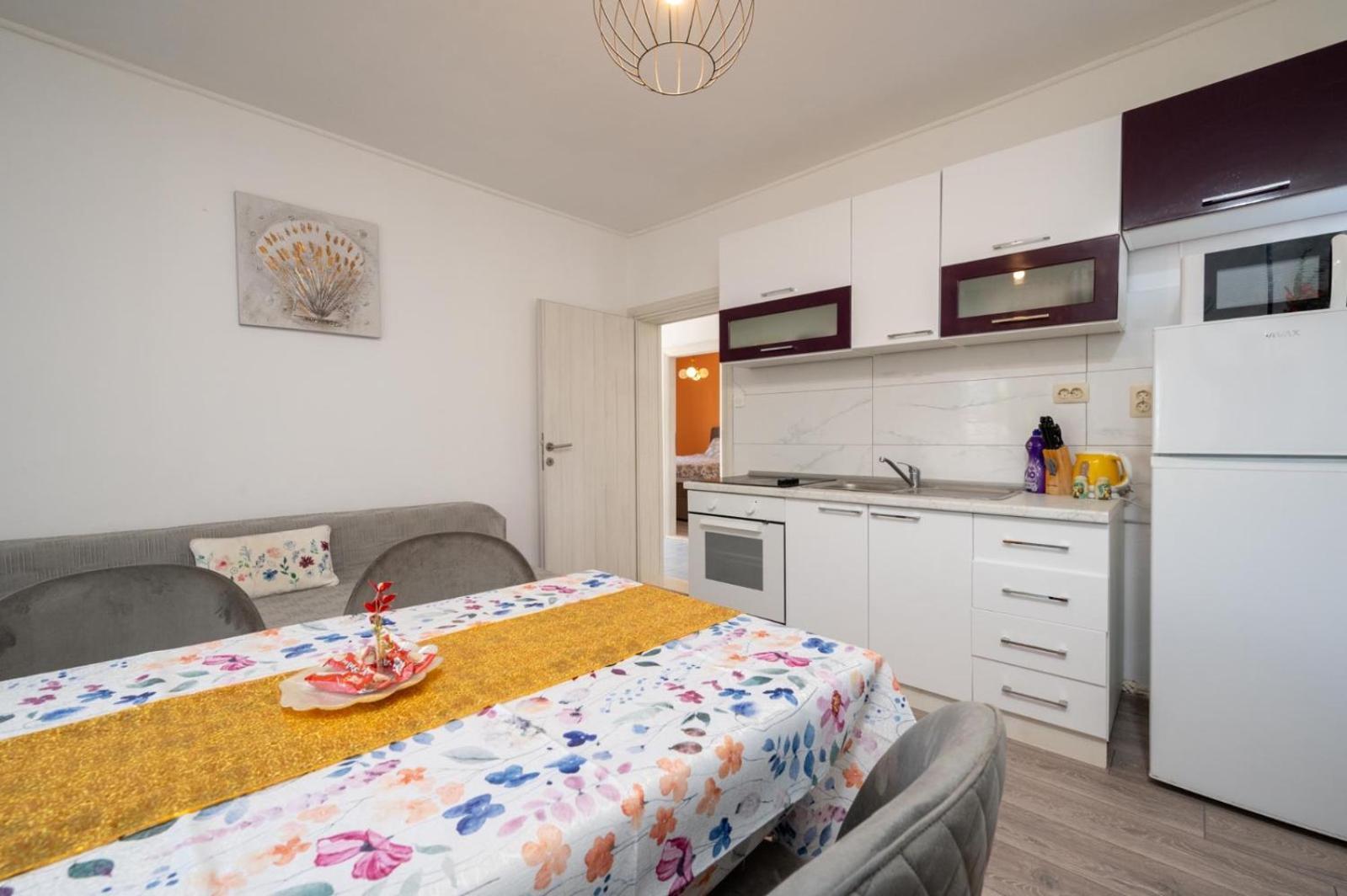 Apartments Lucija トロギール エクステリア 写真
